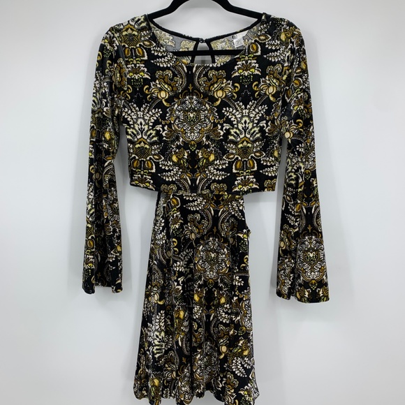 Volcom womens small dress skater fit and‎ flare - Picture 1 of 9